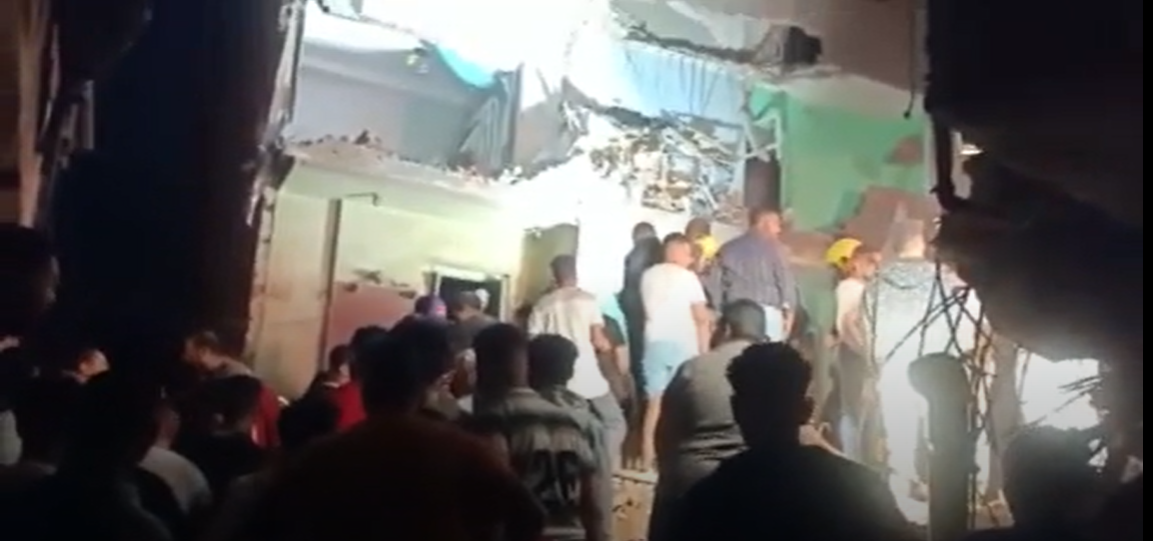 انتشال 3 جثث في انهيار بناية من 4 طوابق في مصر