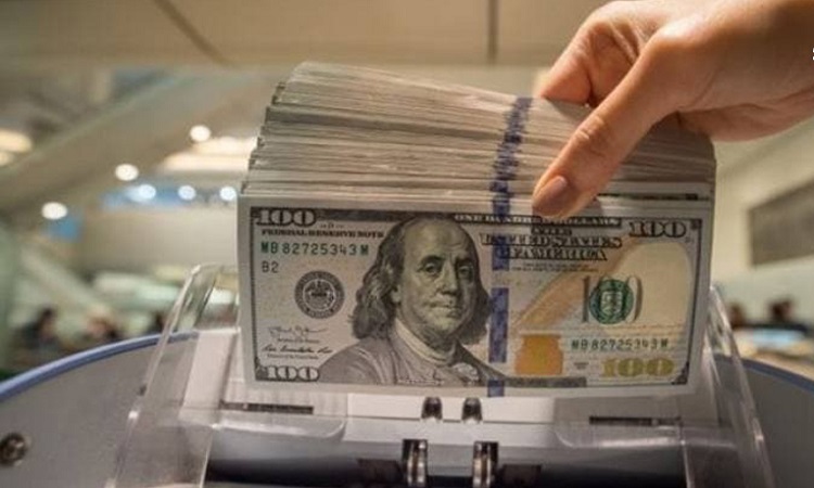 انخفاض طفيف في أسعار الدولار مقابل الدينار العراقي اليوم الخميس