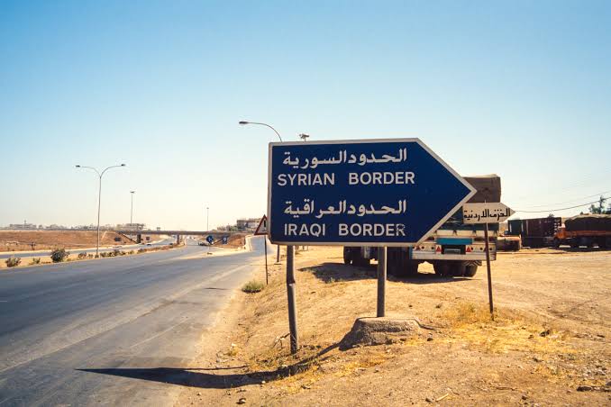 العراق يعزز تحصيناته الميدانية على الحدود مع سوريا